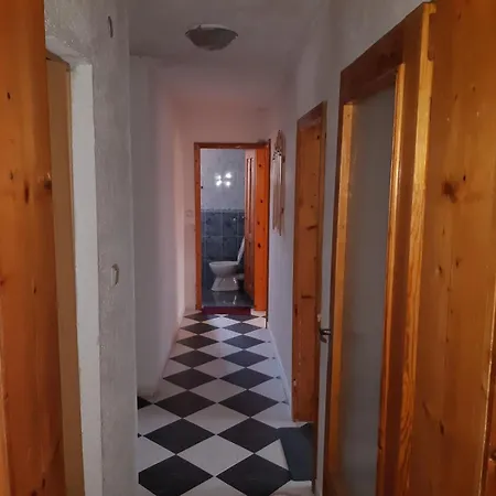 Guest house къща томови